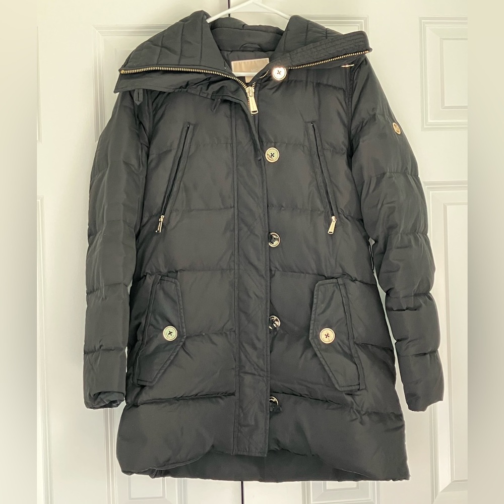 Michael Kors Women’s Black with Gold Buttons Puffer Jacket Size: Medium - Picture 2 of 7